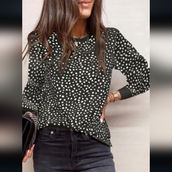 None Tops - ♥️New Leopard print top